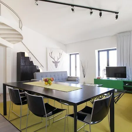 아파트 Guestready - Stylish With Parking