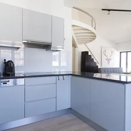 Guestready - Stylish With Parking * Lisbona